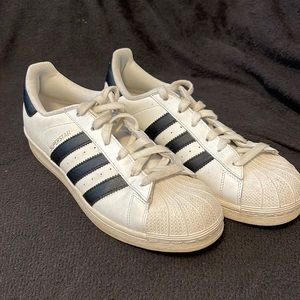 Women Adidas Superstars size 7.5